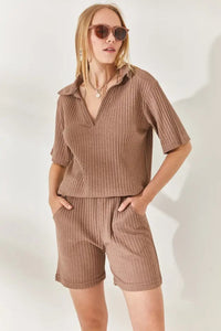 2-Piece Set Dusty Rose Polo Collar Top with Ribbed Pocket Shorts