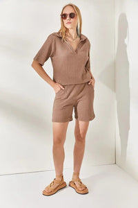 2-Piece Set Dusty Rose Polo Collar Top with Ribbed Pocket Shorts