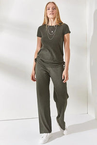 2-Piece Set – Side-Ruched Blouse and Palazzo Pants
