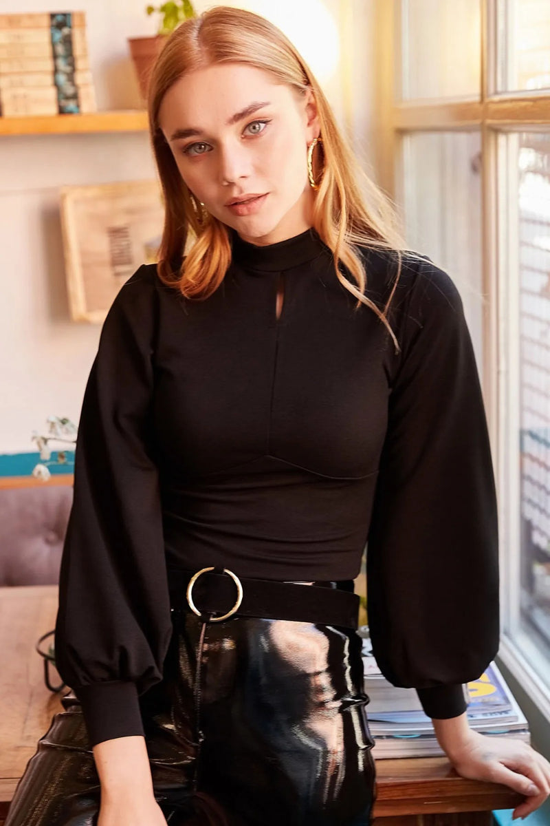 Front-Drop Balloon Sleeve Crepe Top