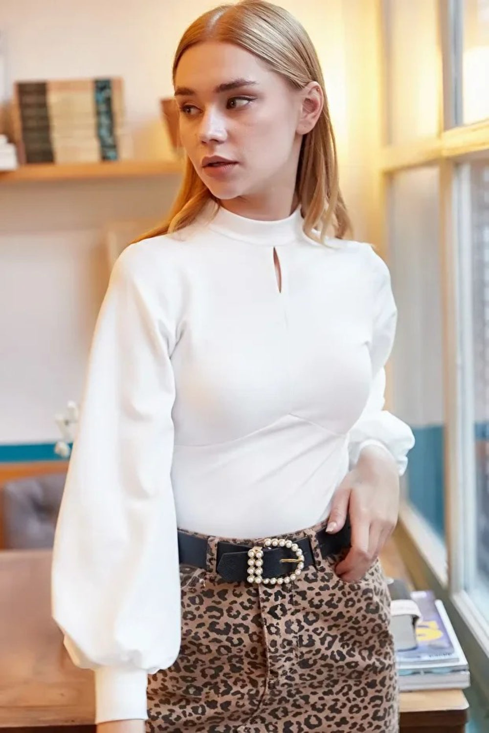 Front-Drop Balloon Sleeve Crepe Top