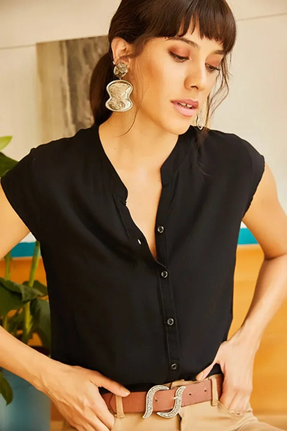 Sleeveless V-Neck Shirt