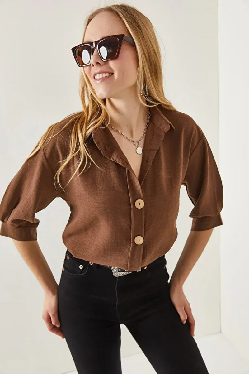 Linen Shirt with Wooden Buttons and Three-Quarter Sleeves