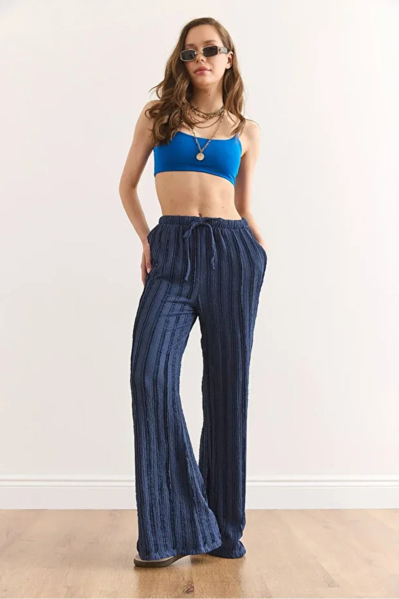 Textured Elastic Waist Pocketed Flowing Pants