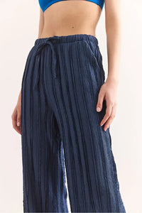 Textured Elastic Waist Pocketed Flowing Pants
