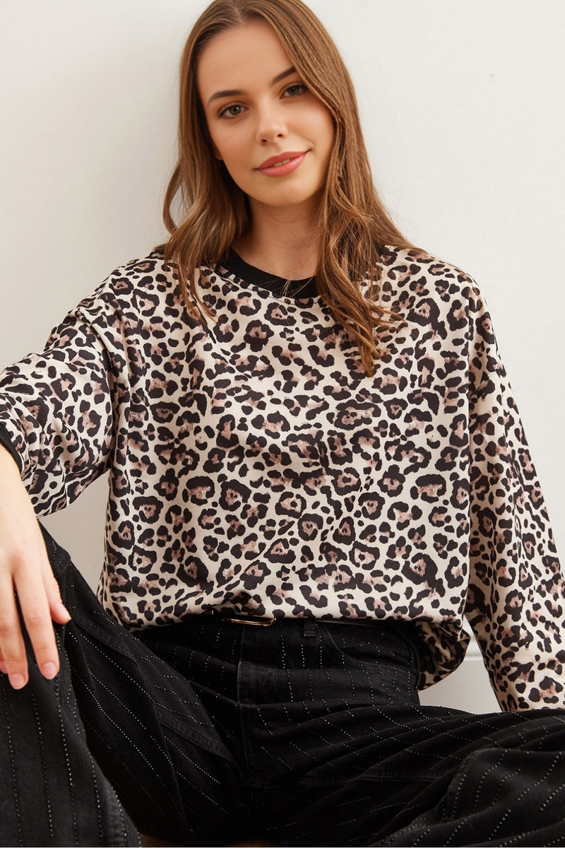 Basic Soft-Textured Oversized Sweatshirt