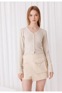 Buttoned Soft Crop Cardigan with Raw-Edge Hem