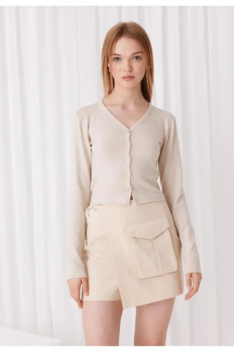 Buttoned Soft Crop Cardigan with Raw-Edge Hem