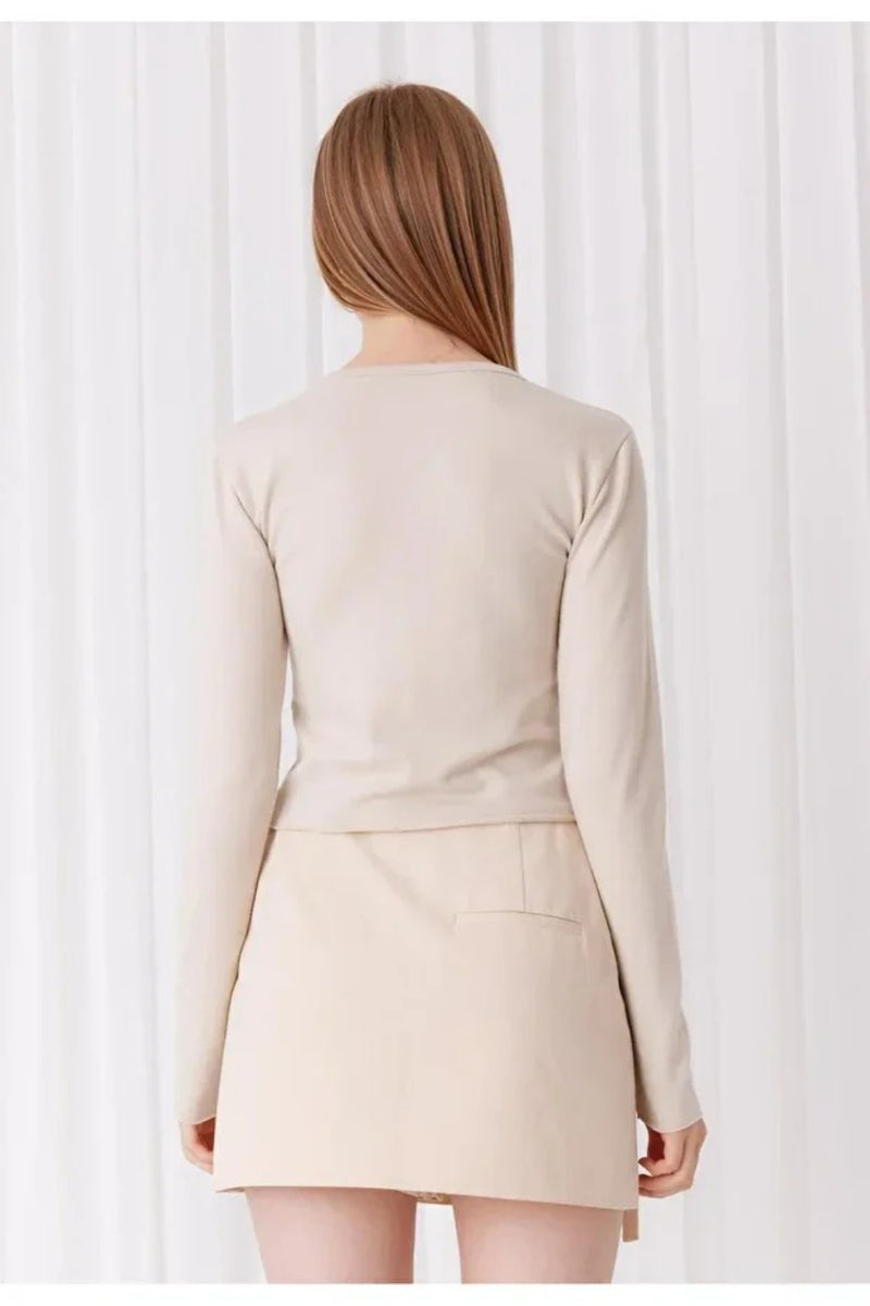 Buttoned Soft Crop Cardigan with Raw-Edge Hem