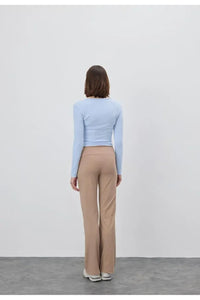 Buttoned Soft Crop Cardigan with Raw-Edge Hem