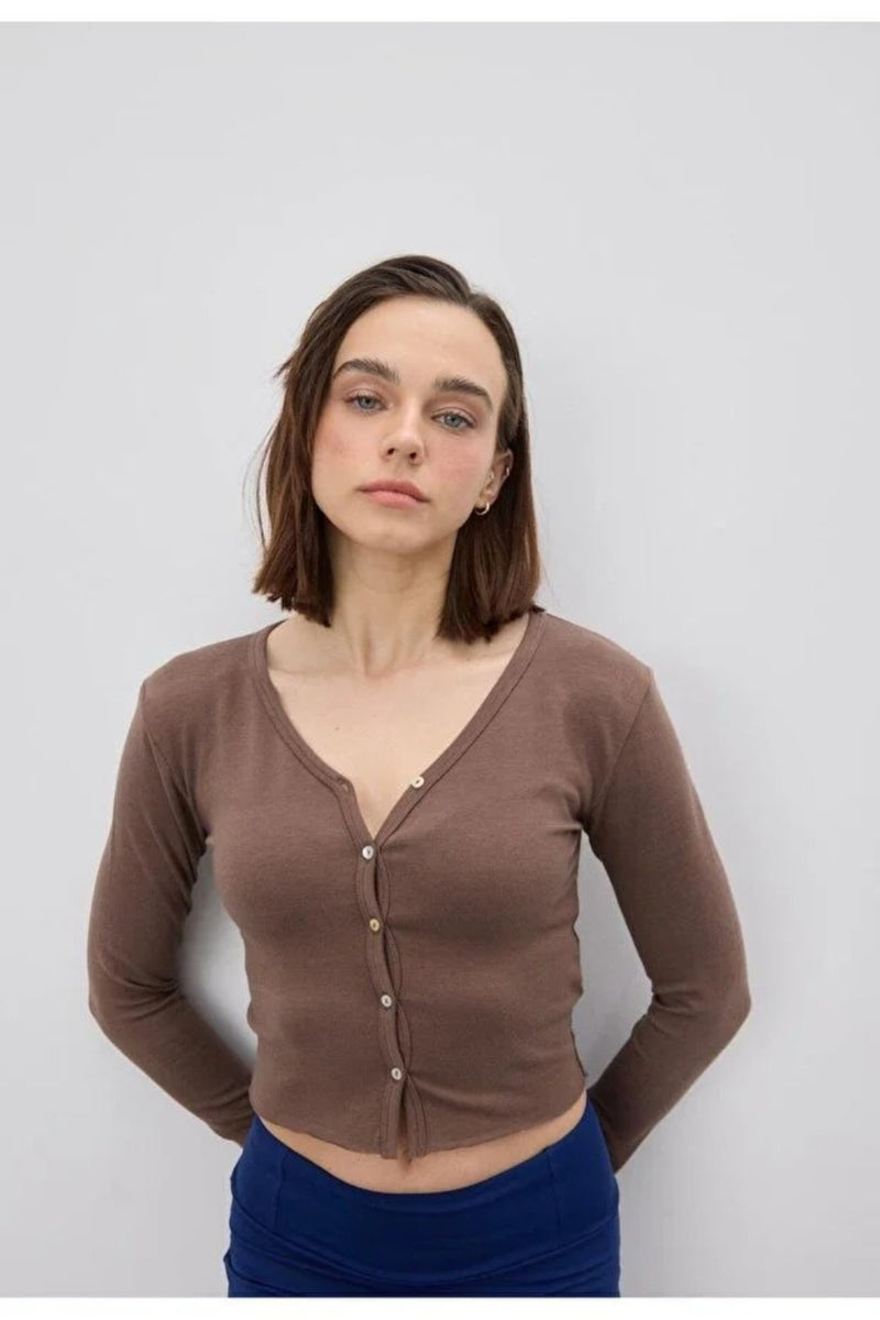 Buttoned Soft Crop Cardigan with Raw-Edge Hem