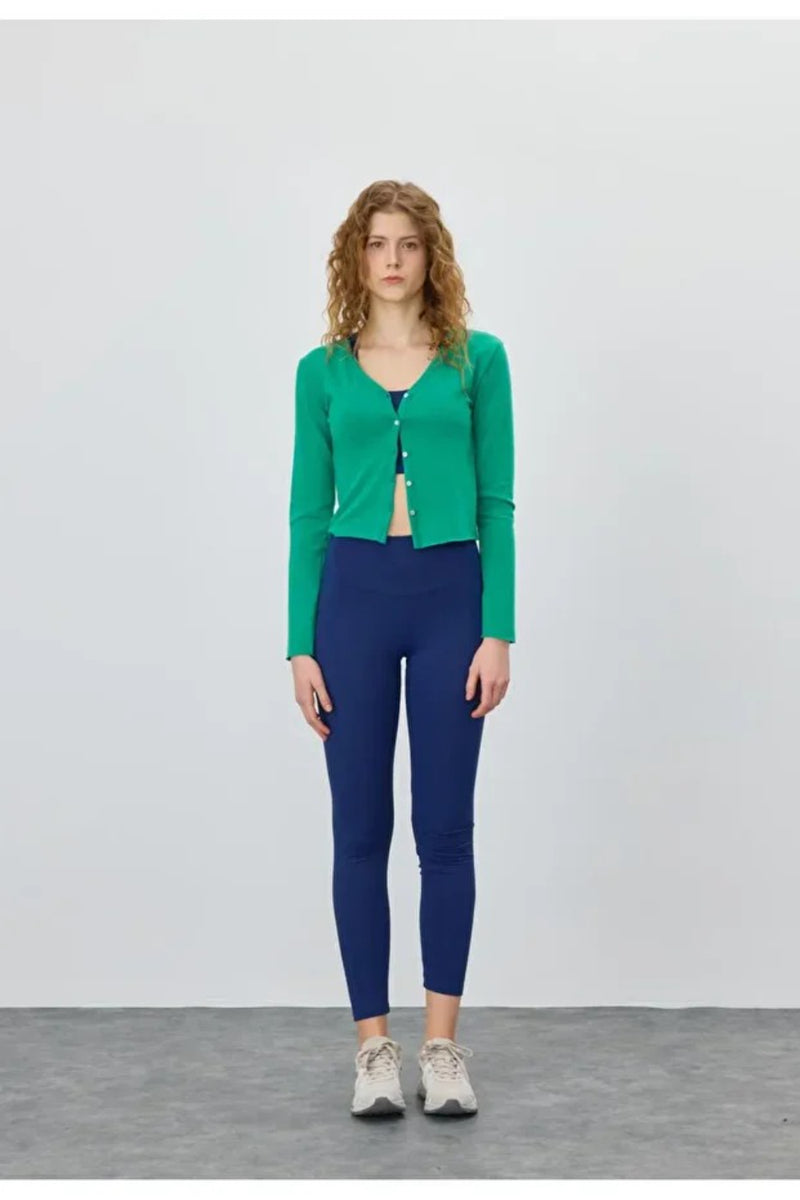 Buttoned Soft Crop Cardigan with Raw-Edge Hem