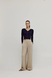 Buttoned Soft Crop Cardigan with Raw-Edge Hem