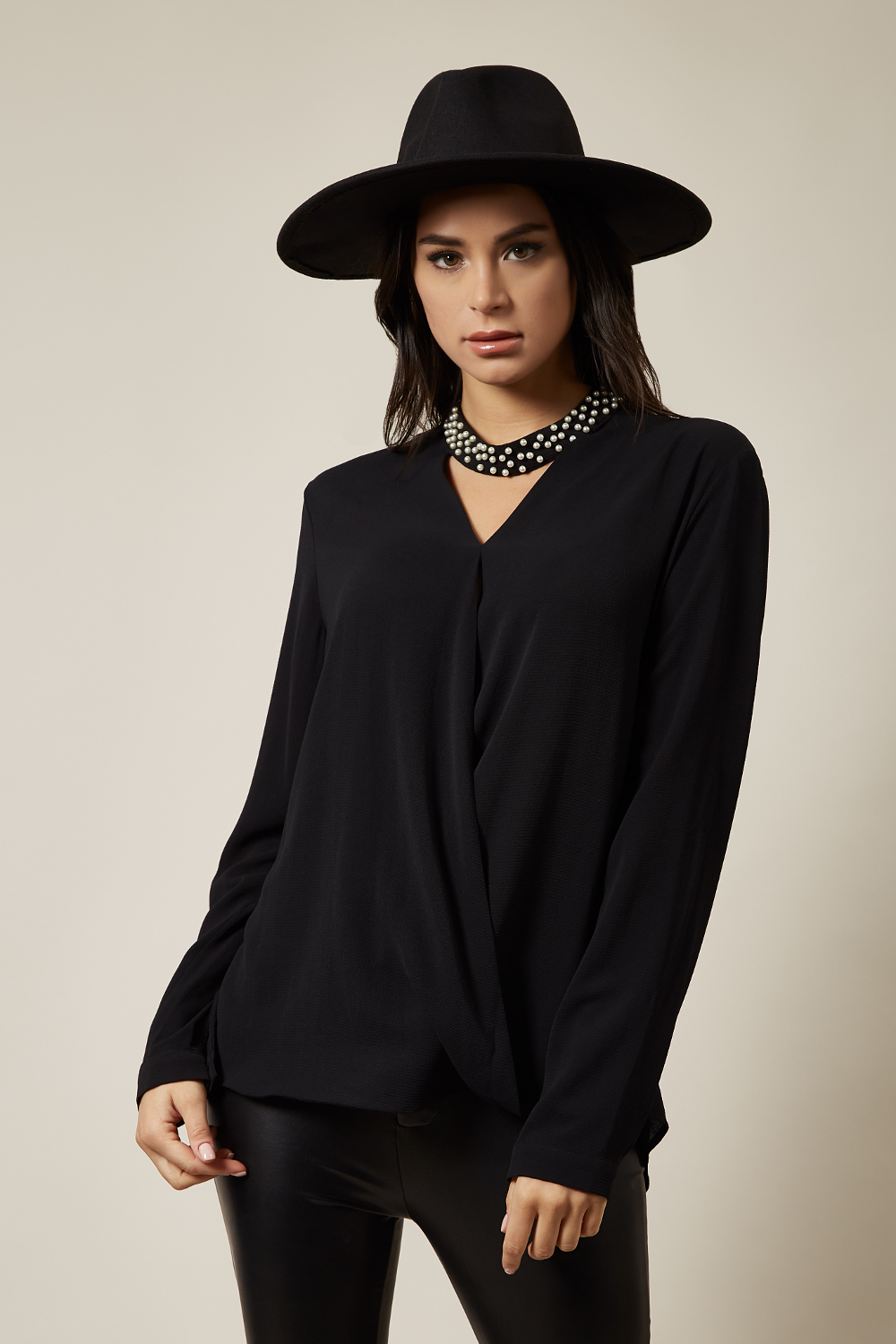 Long Sleeves Oversized Top with Pearl Detail Collar In Black