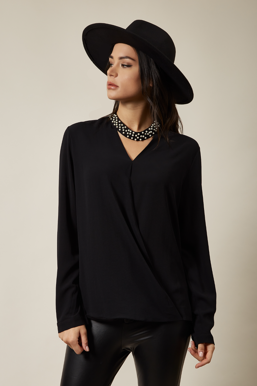Long Sleeves Oversized Top with Pearl Detail Collar In Black