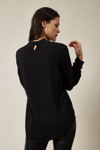 Long Sleeves Oversized Top with Pearl Detail Collar In Black