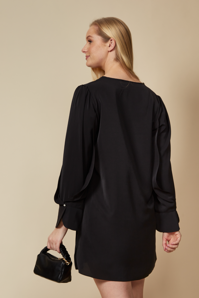 Oversized Detailed Sleeves V Neck Tunic in Black