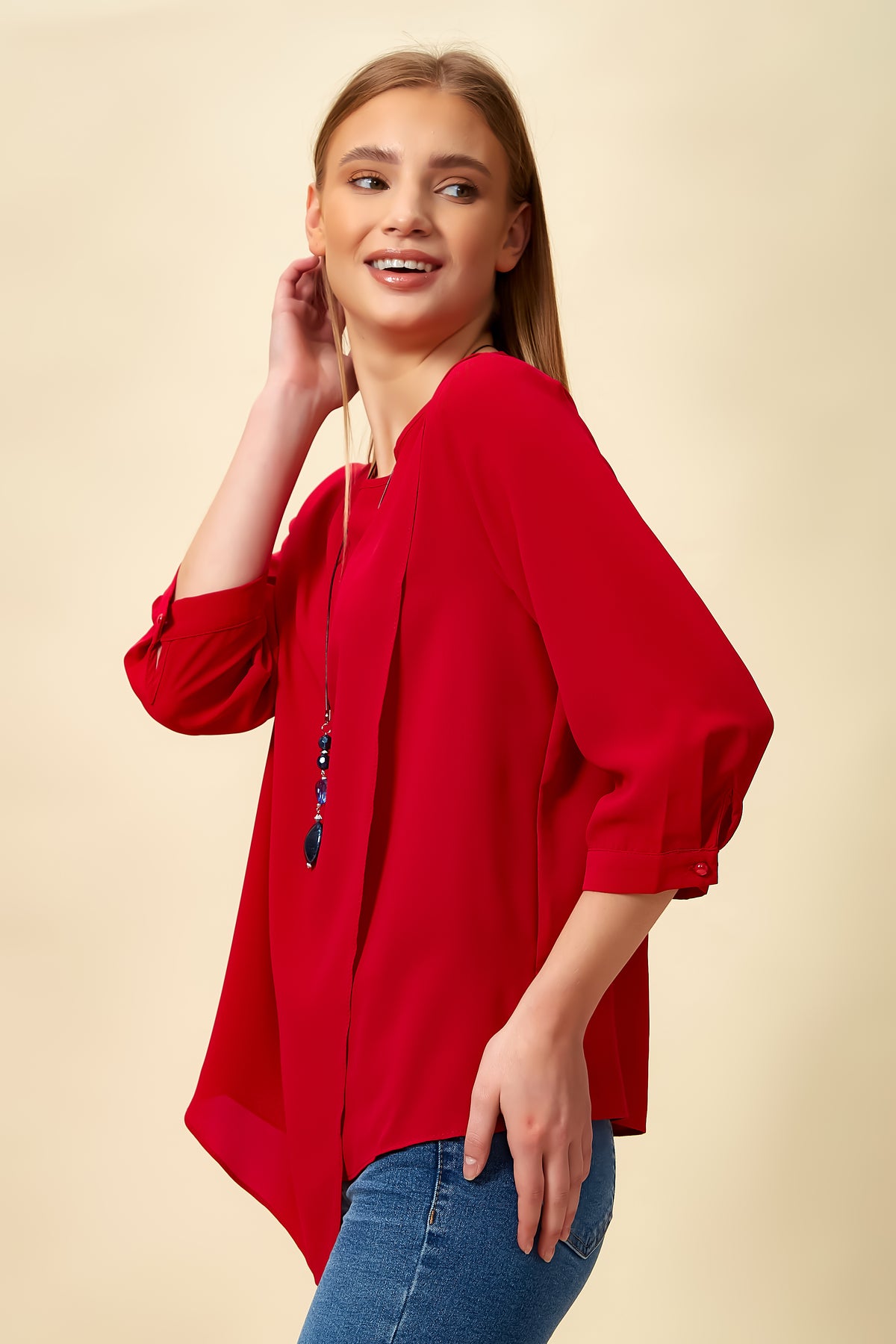 Oversized Asymmetric Top with Necklace in Red