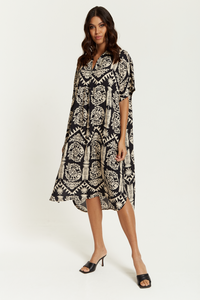 Oversized Printed Shirt Midi Dress with Short Sleeves in Black