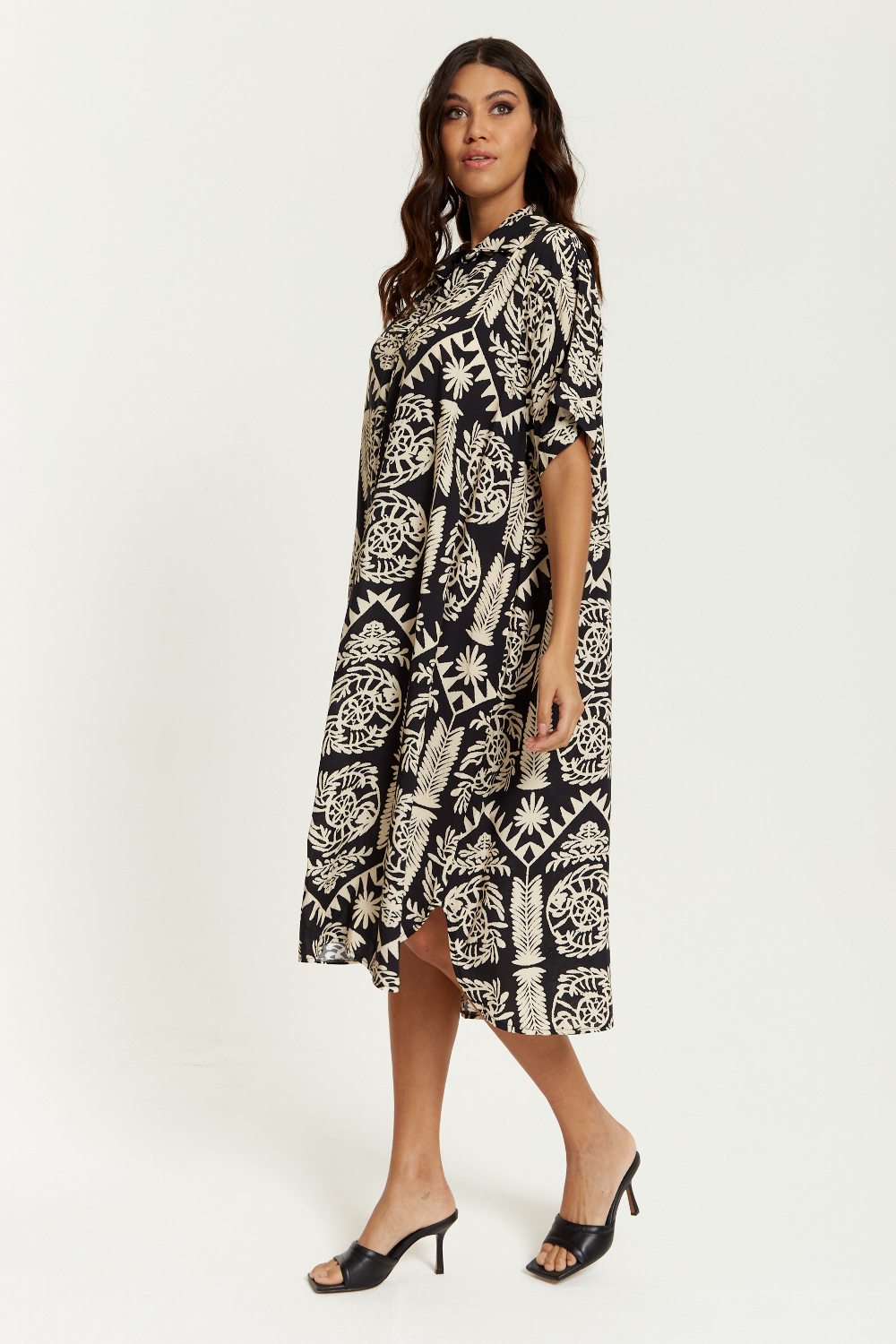 Oversized Printed Shirt Midi Dress with Short Sleeves in Black