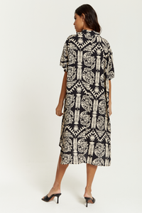 Oversized Printed Shirt Midi Dress with Short Sleeves in Black