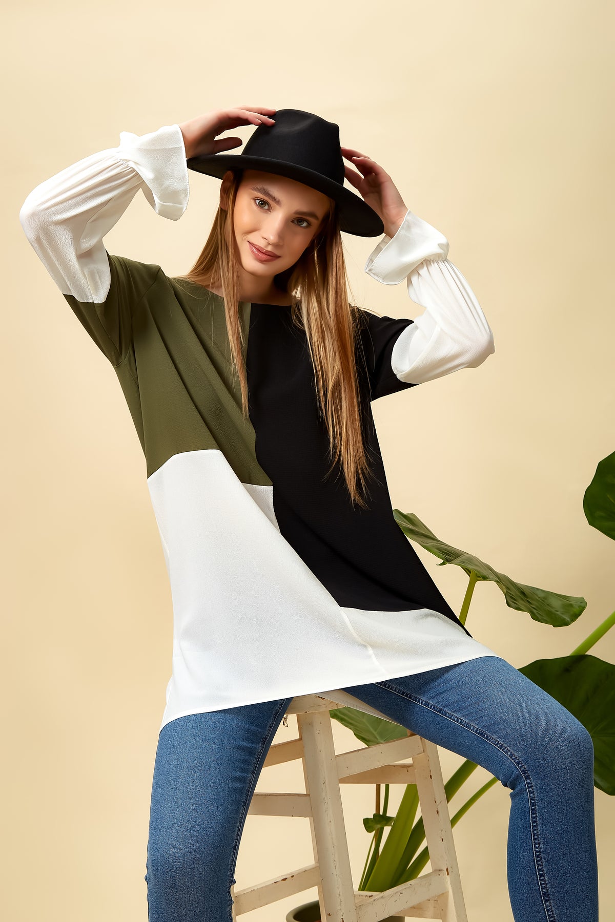 Oversized Colour Block Top in Black, Green and White