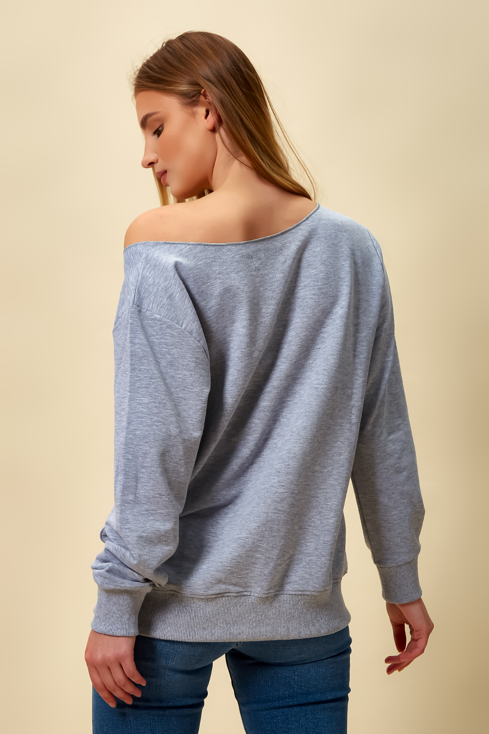 Oversized Star Sweatshirt with Boat Neckline in Grey