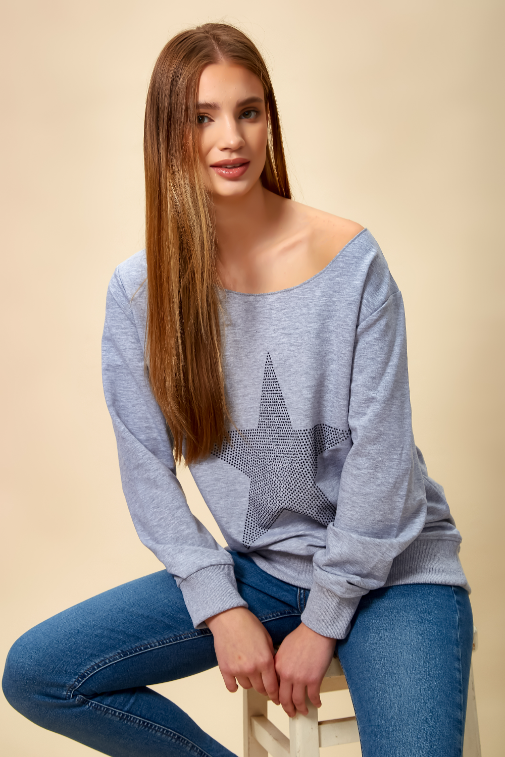 Oversized Star Sweatshirt with Boat Neckline in Grey
