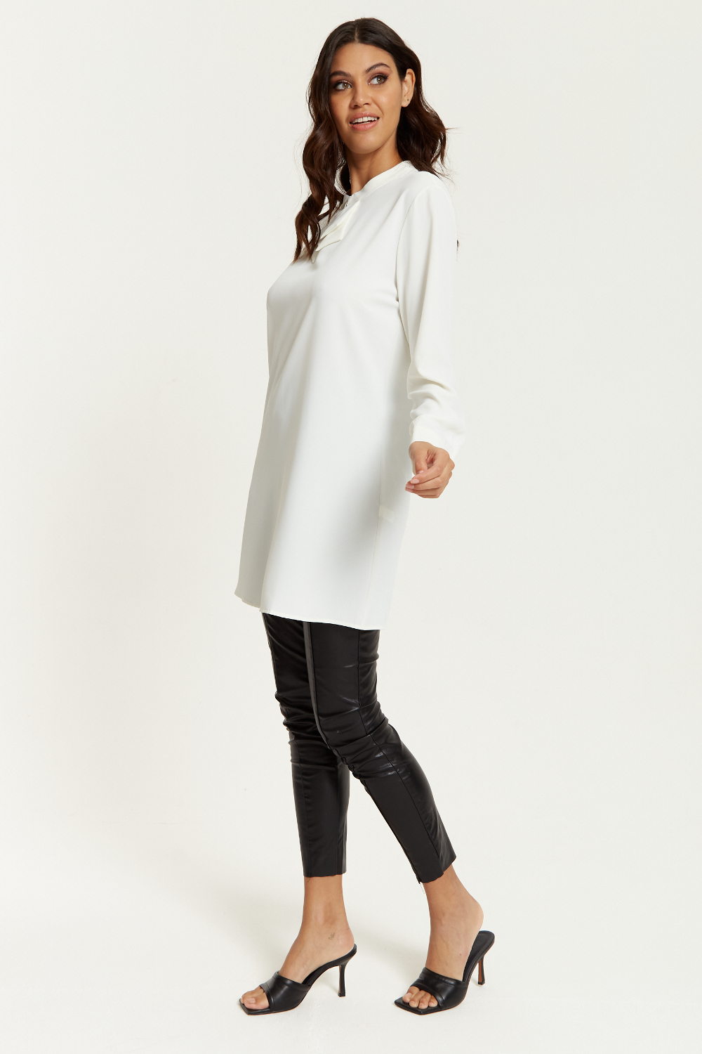 Oversized Long Sleeves Detailed Collar Tunic in White