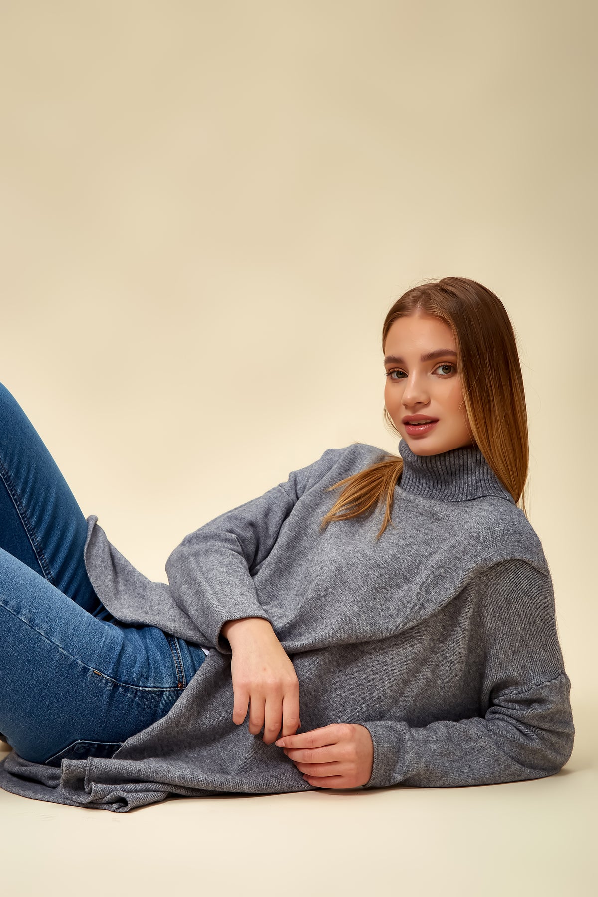 Oversized Turtle Neck Jumper in Grey