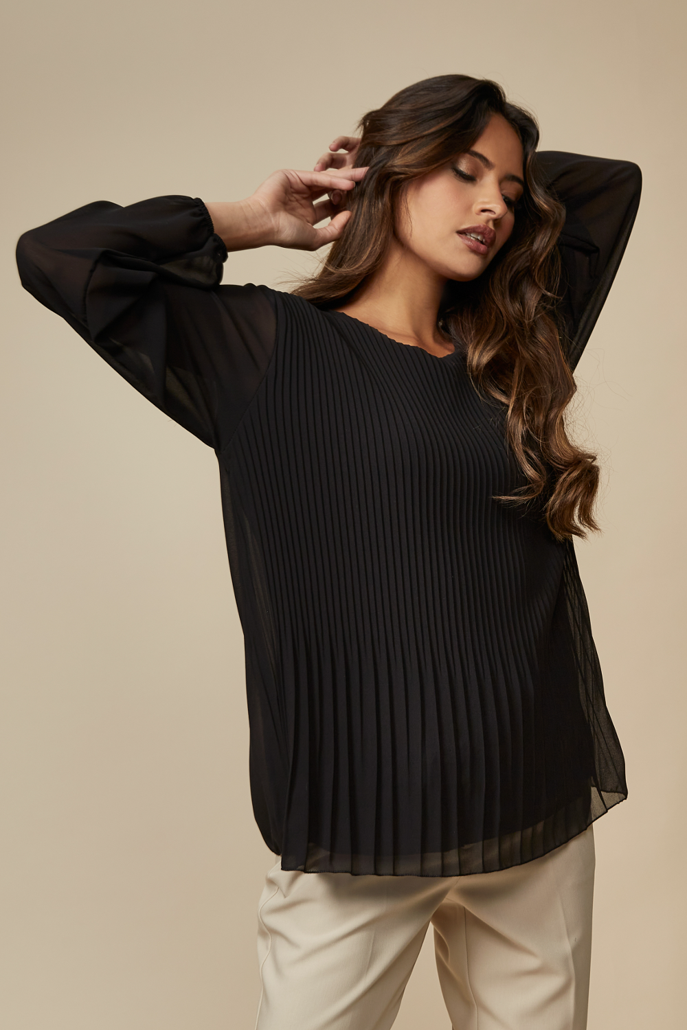 Long Sleeves Oversized Pleated Top with Tulle Details in Black