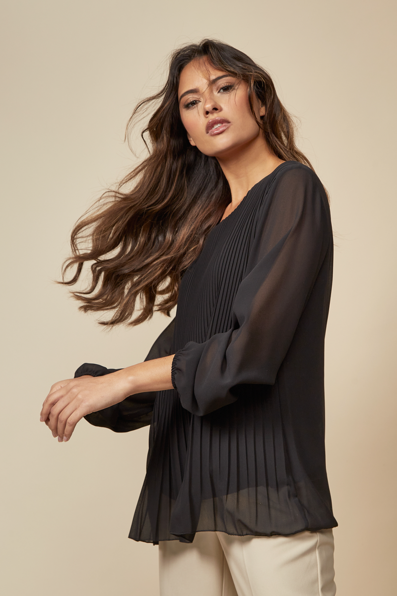 Long Sleeves Oversized Pleated Top with Tulle Details in Black