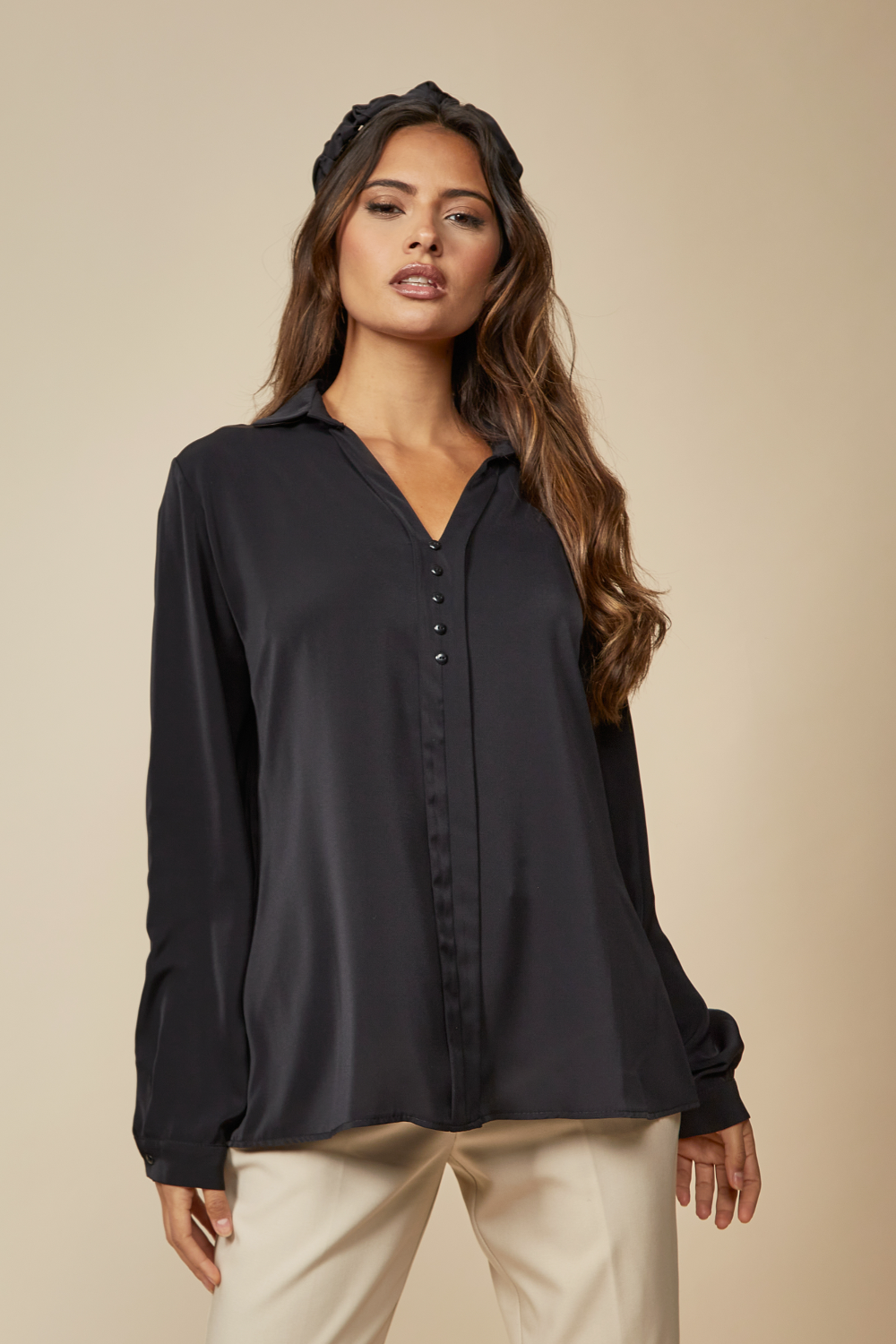 Oversized Button Detailed Long Sleeves Top in Black
