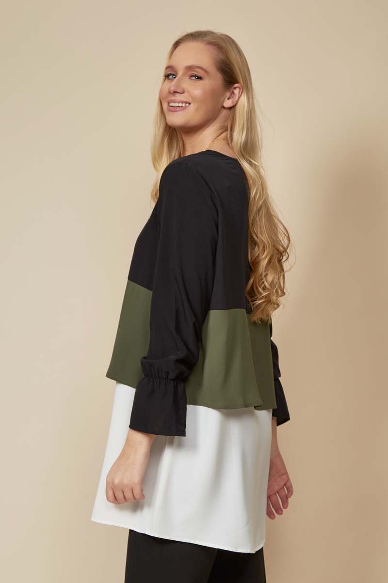 Oversized Colour Block Top in Black, Khaki and White with Necklace