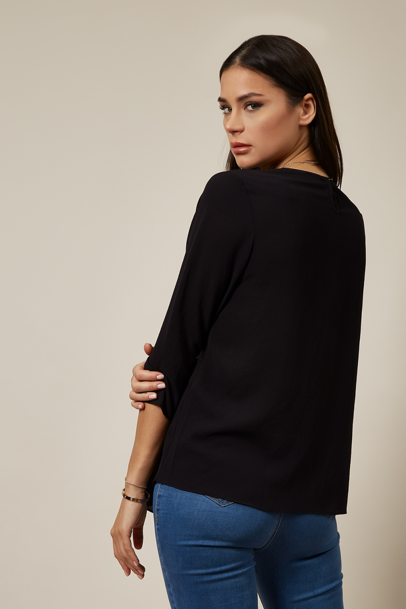 3/4 Sleeve Relaxed Layered Top With Necklace In Black