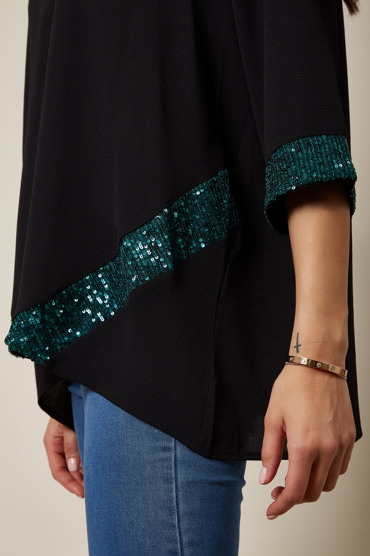 Oversized Green Sequin Detail Top In Black
