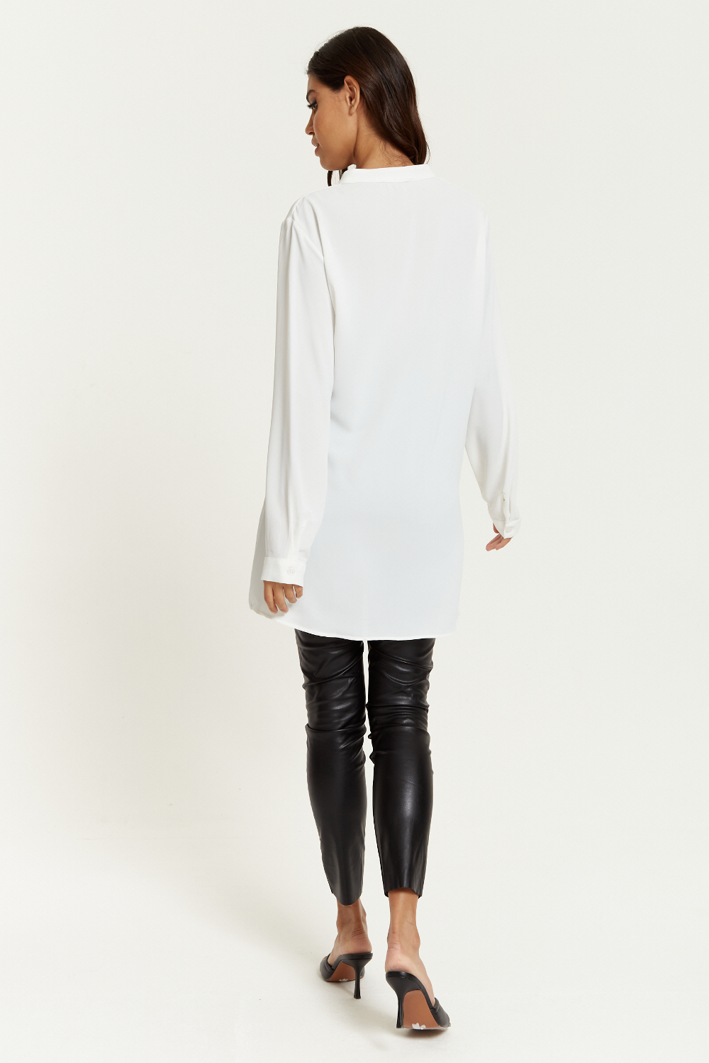 Long Sleeves White Tunic with Button Details in White