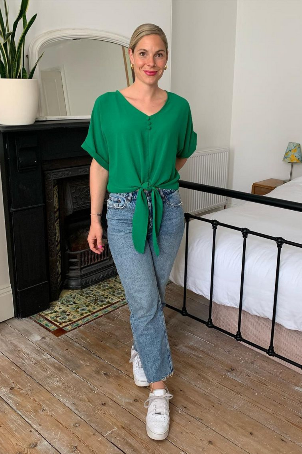 Oversized V Neck Tie Detailed Crop Top in Green