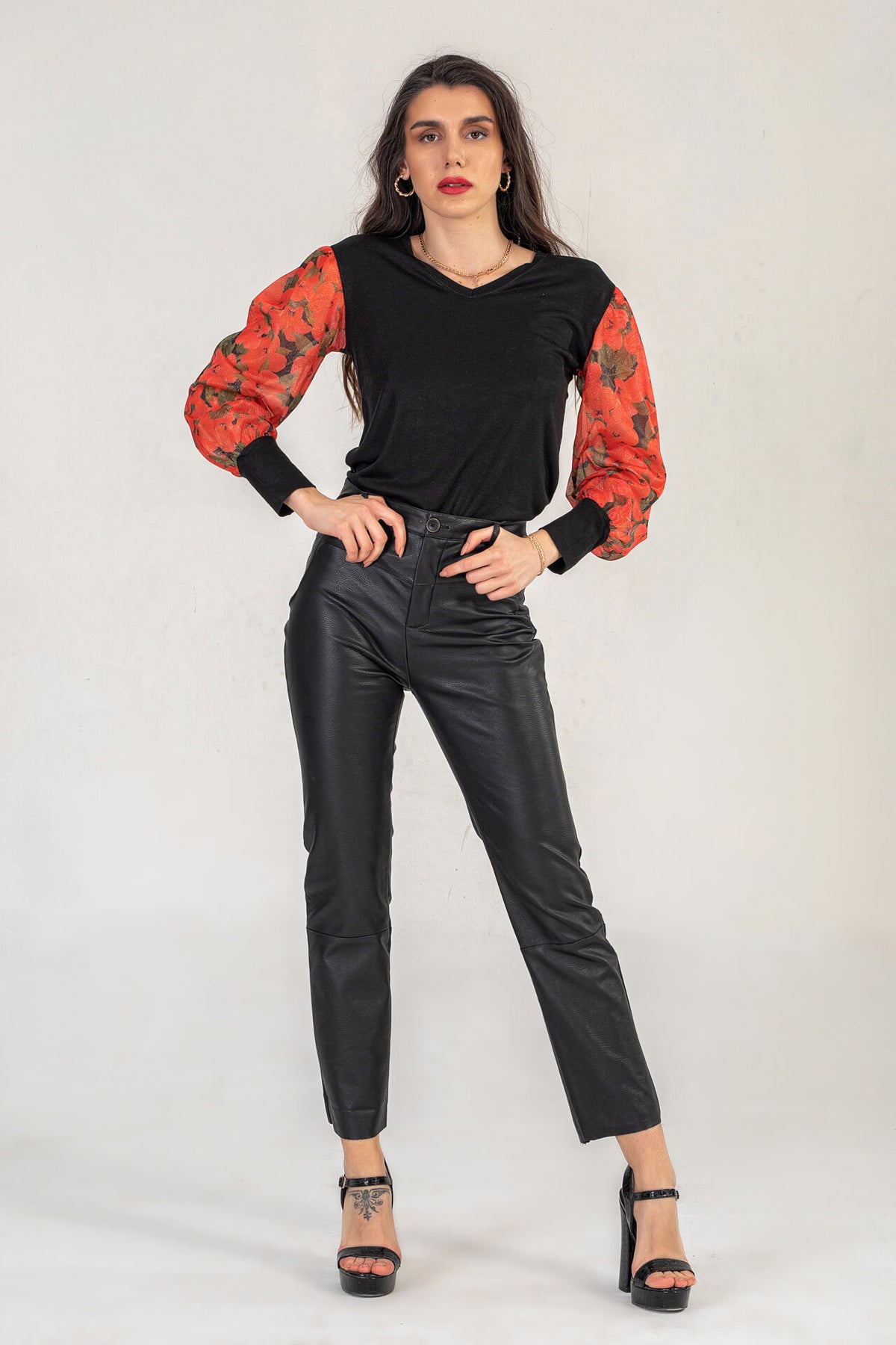 Black Jumper With Puffed Red Floral Sleeves