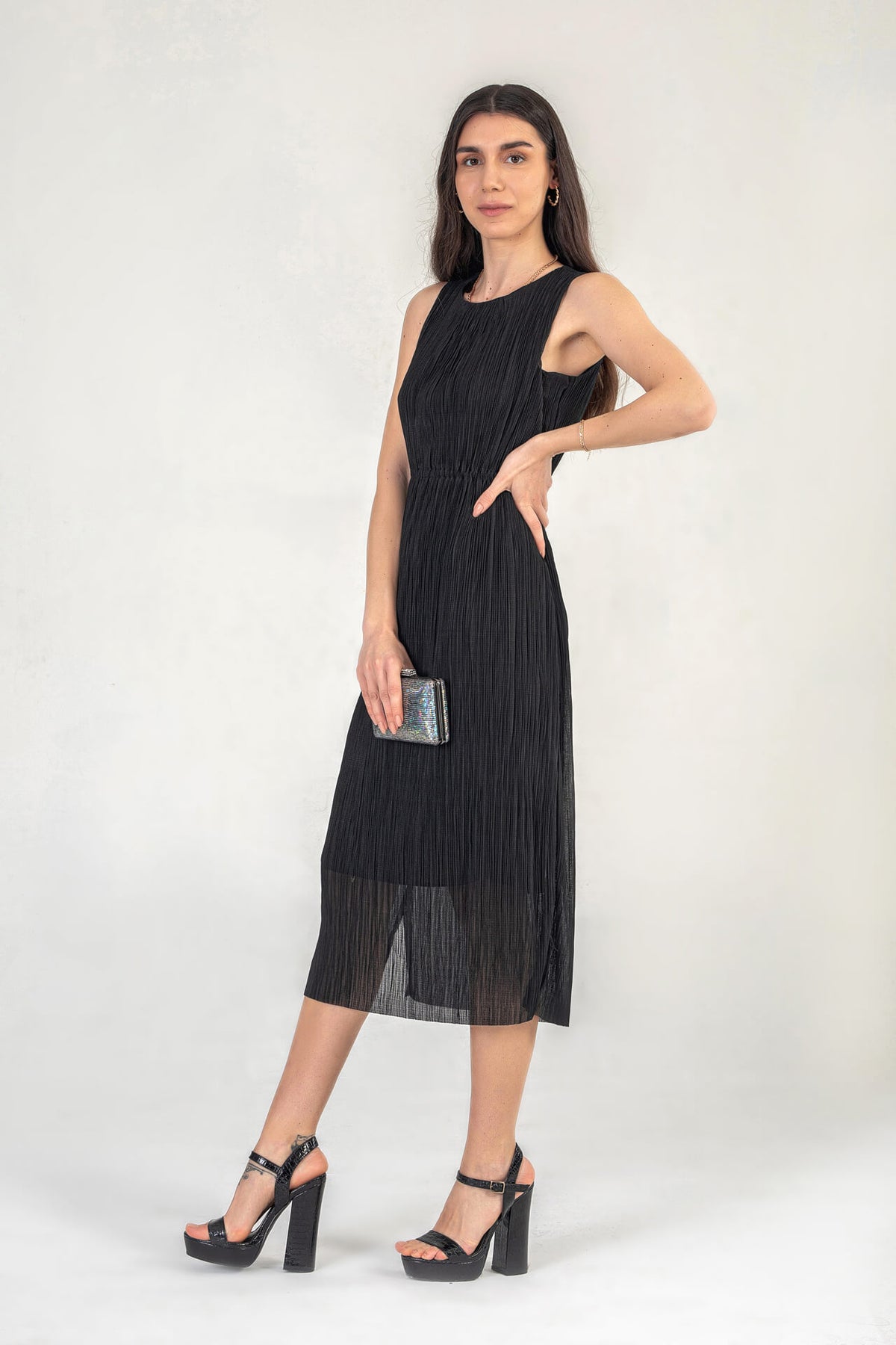 Sleeveless Midi Dress In Black